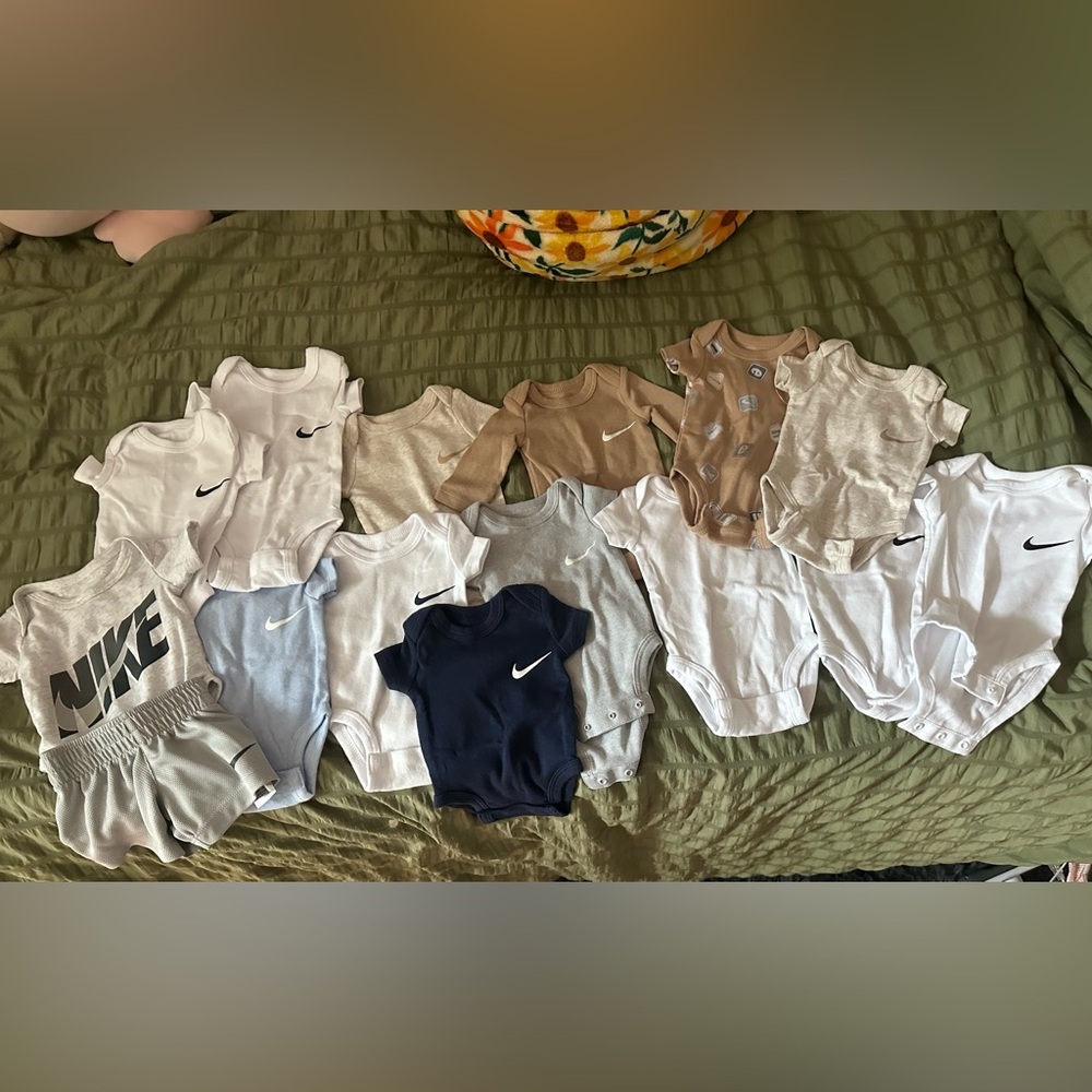 Nike Infant Bodysuit Collection - Neutral Tones